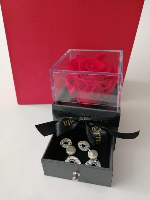 Joyero con rosas eternas